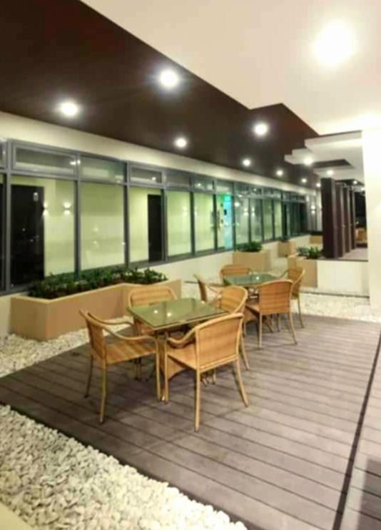 Mholder'S Suite Quezon City Exterior photo