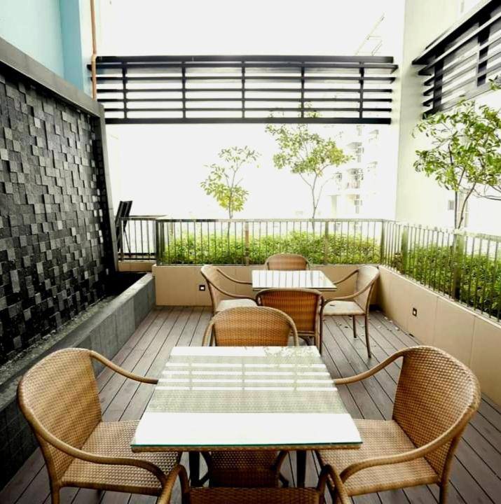 Mholder'S Suite Quezon City Exterior photo